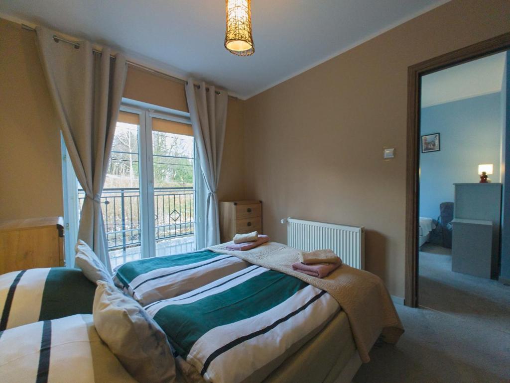 Apartament Cristal シクラルスカ・ポレンバ エクステリア 写真