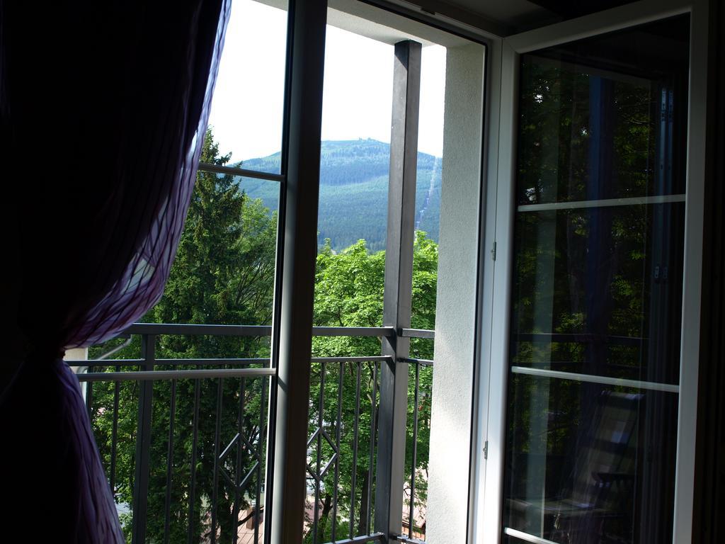 Apartament Cristal シクラルスカ・ポレンバ エクステリア 写真